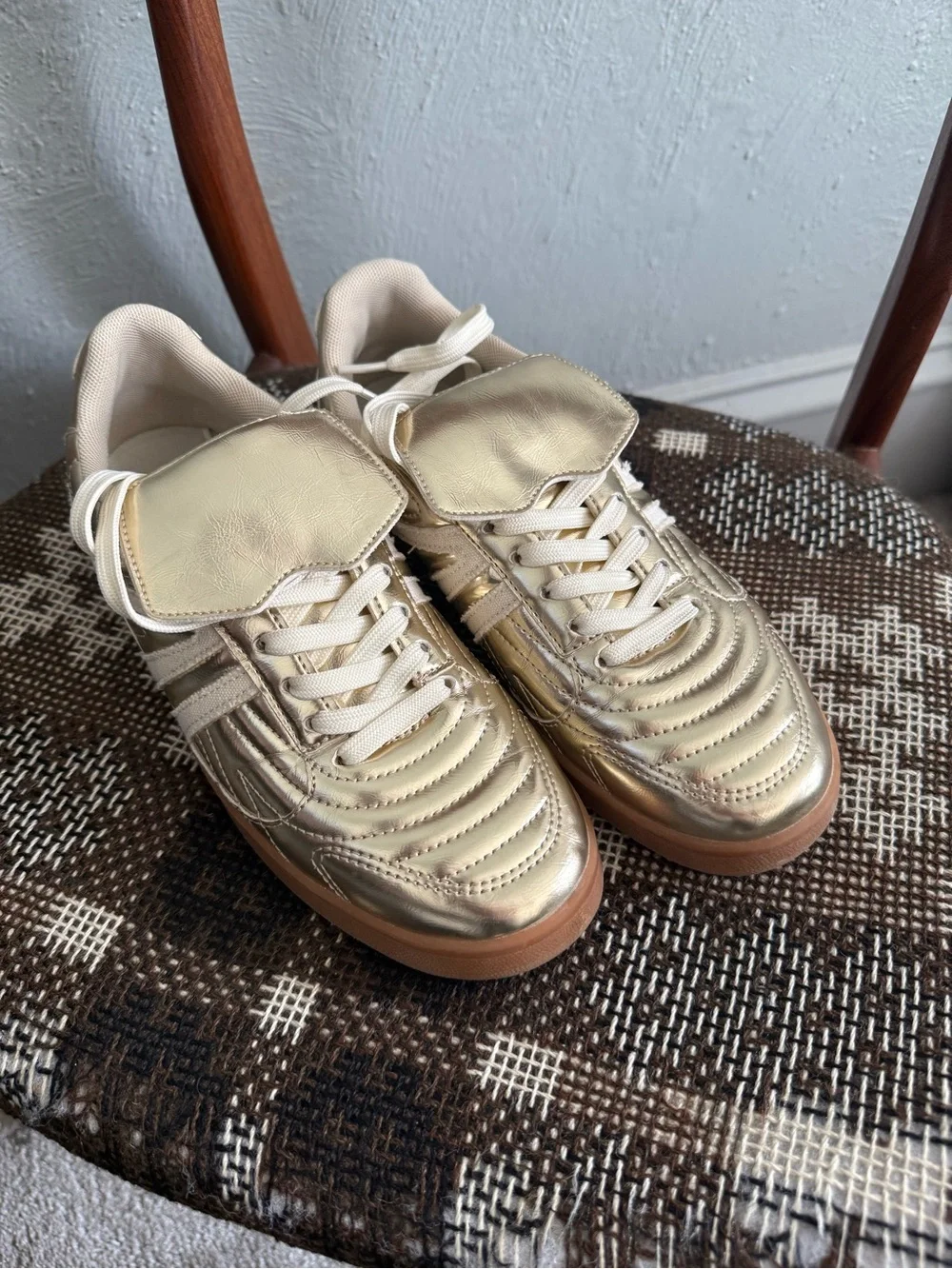 STEVE MADDEN MADRID Sneakers 9.5 Gold